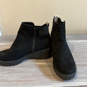 Women’s Chelsea Boots